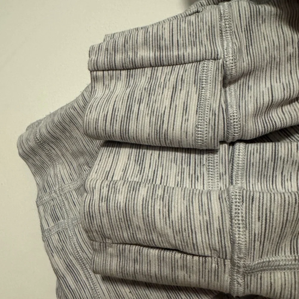 Lululemon define jacket Wee Are From Space Limited edition white grey size 2 EUC